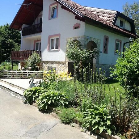 Apartman Jasmin Lejlighed Čatrnja Eksteriør billede